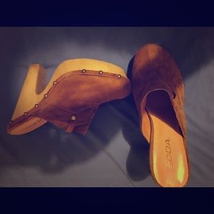 Heeled suede clogs